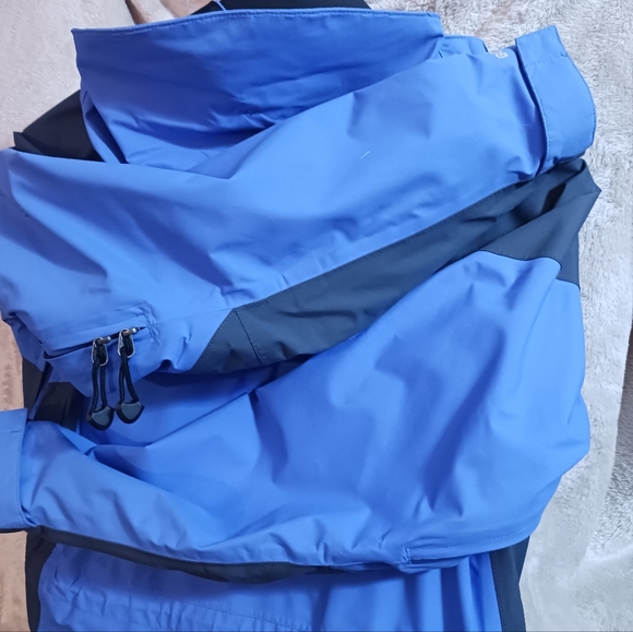 Women's Eastern Mountain Sports Gore-tex XCR Jacket - Picture 11 of 16